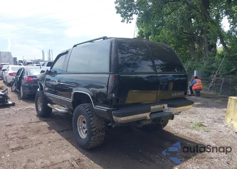 1997 Chevrolet Tahoe z USA, uszkodzony, nr VIN 3GNEC18R4VG123977
